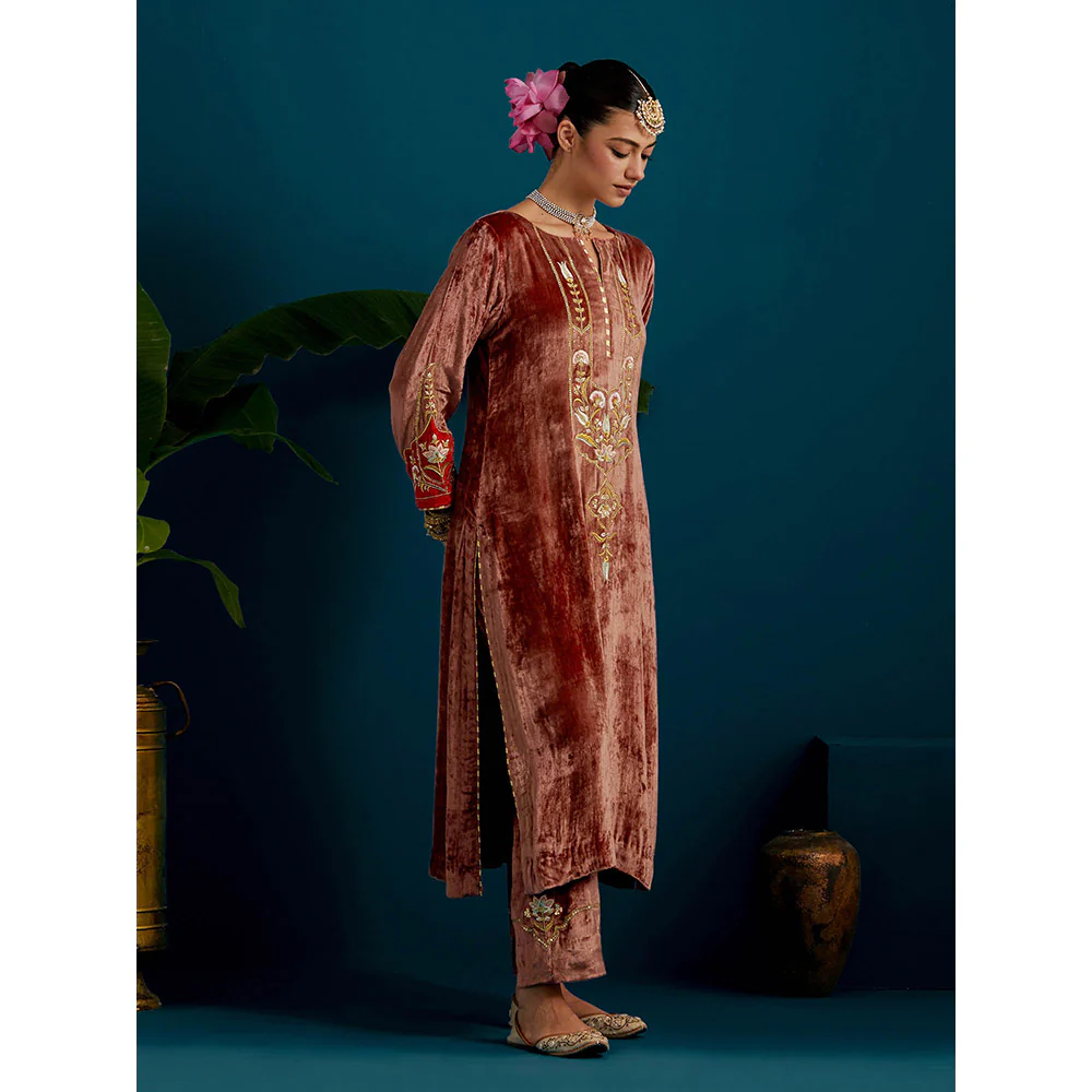 Anantaa by Roohi Trehan Dull Brown Velvet Round Neck Kurta - Image 2