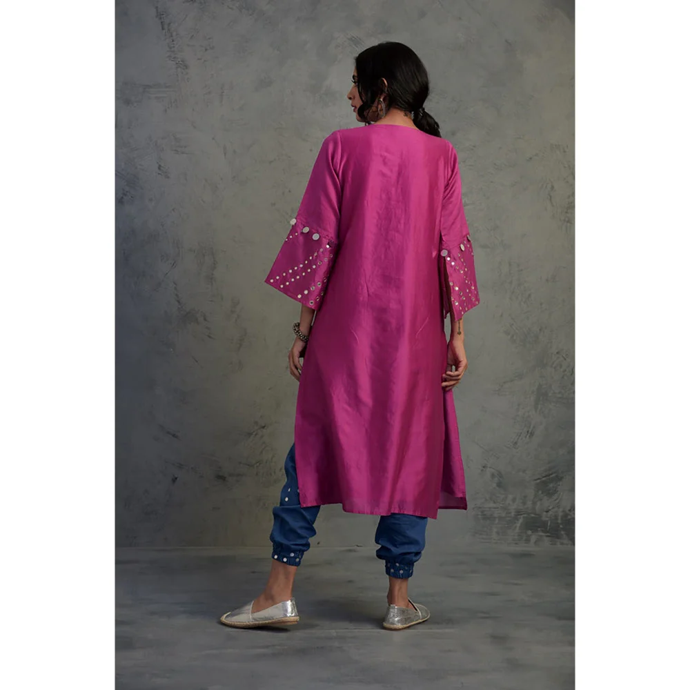 Charkhee Chanderi Flared Sleeve Kurta Set With Jogger - (Set of 3) - Image 3