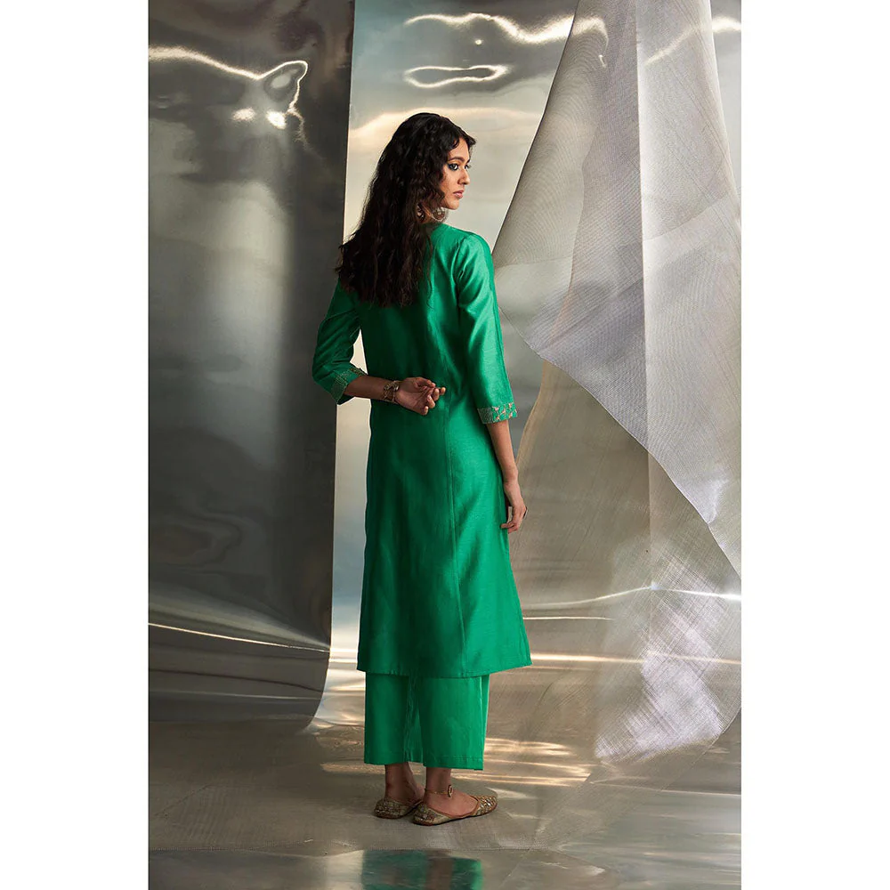 Charkhee Green Mis'R Embroidered Straight Kurta with Pant and Dupatta (Set of 3) - Image 6