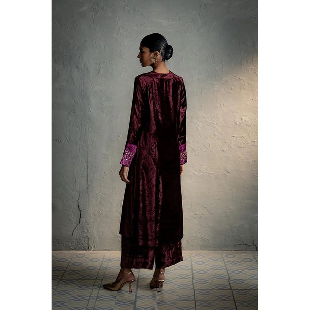 Charkhee Maaya Maroon V Neck Kurta And Pant With Dupatta - Image 2