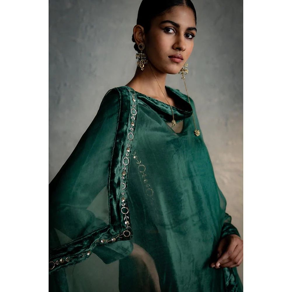 Charkhee Velvet Green Kurta With Pant And Dupatta - Image 5