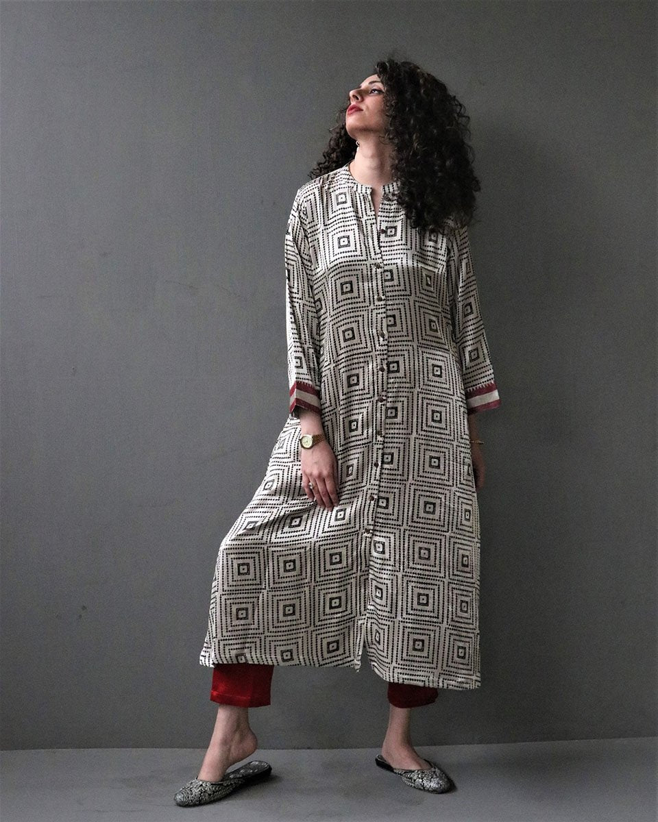 Chidiyaa Off White Mashru Silk Kurta