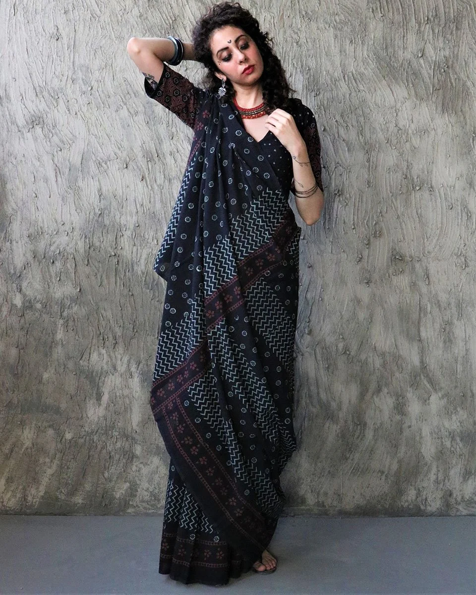Chidiyaa Kohl Block Printed Cotton Mul Saree with Unstitched Blouse