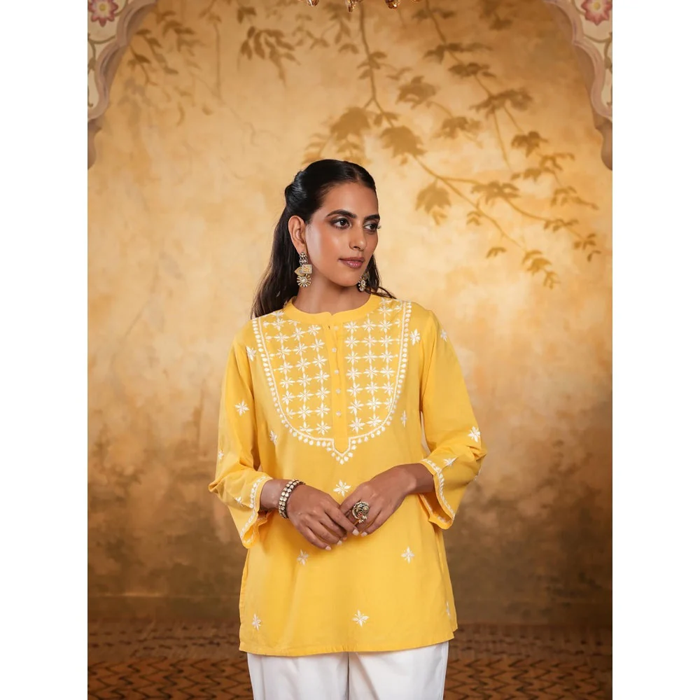 Chikankari Woven Short Kurta - Image 4