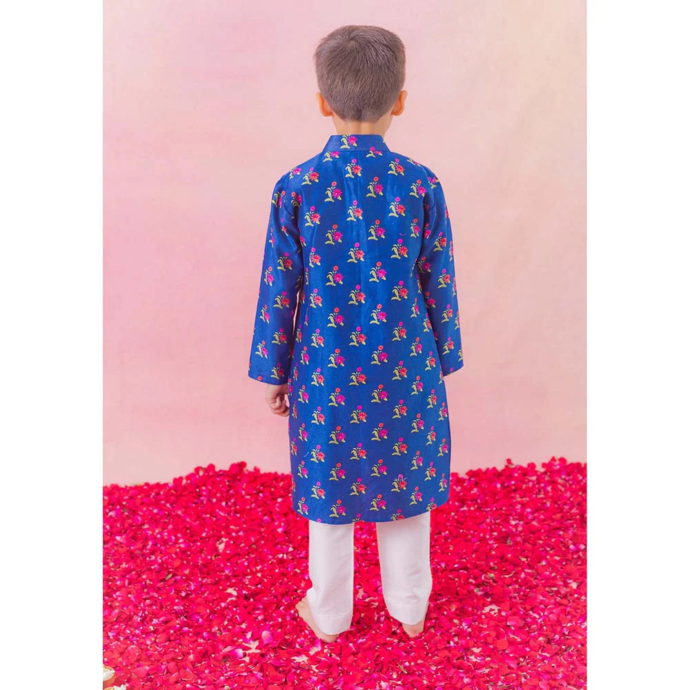 Chotibuti Neela Blue Kurta with Pant - Image 2