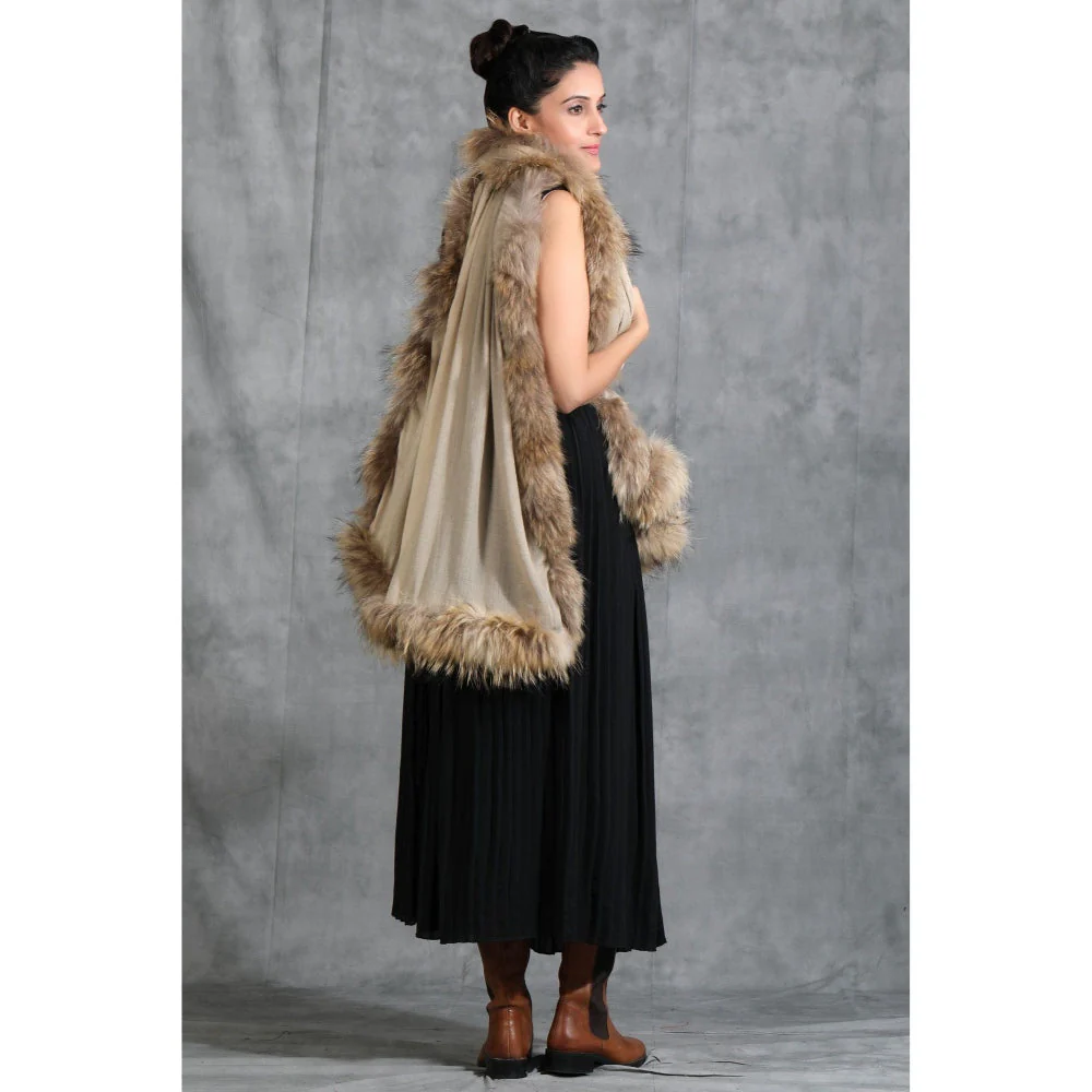 Dusala India Handwoven Cashmere Fine Wool Plain Stole With Hight Quality Ombre Fur Stole - Image 4