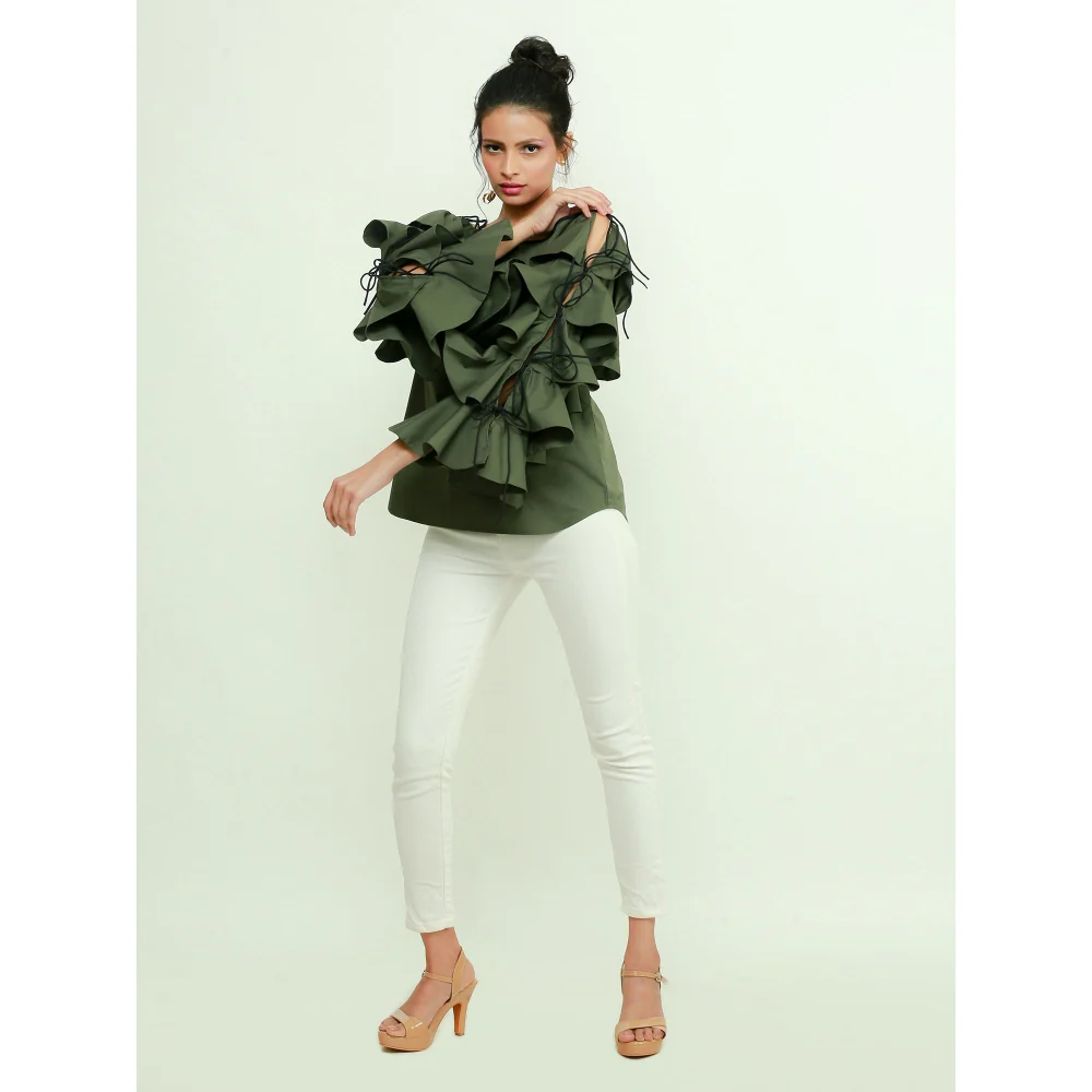 Echke Top With Open Sleeve Feature And Self Strings - Image 5