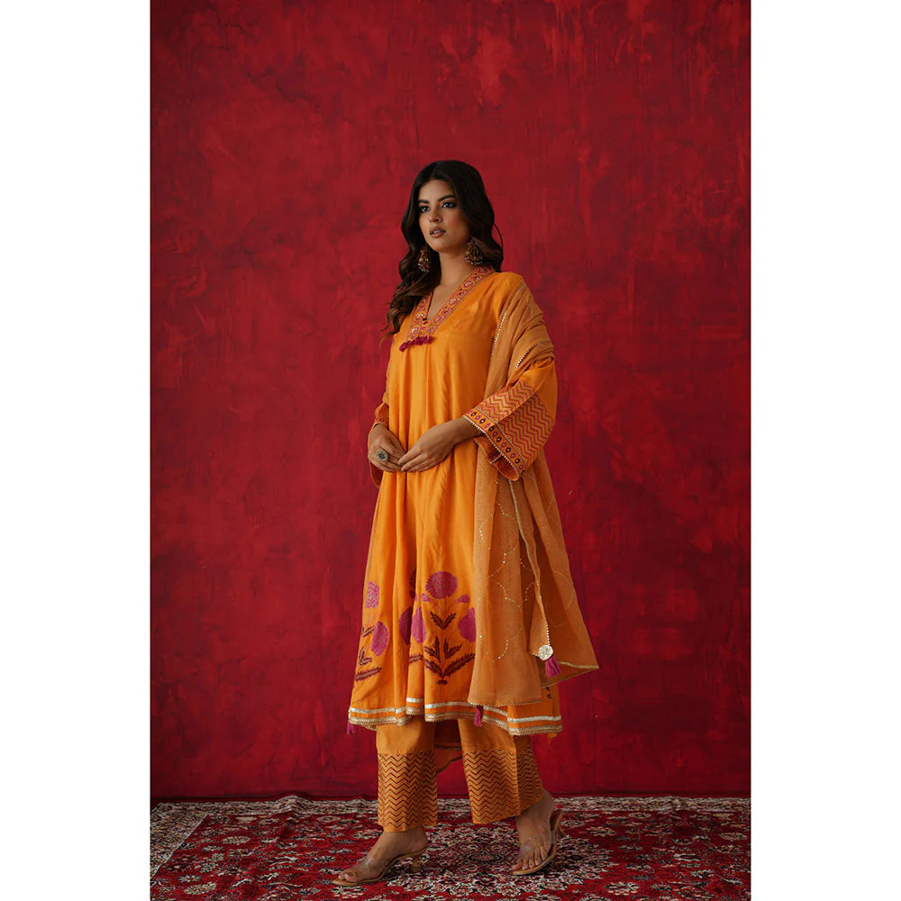 GANGA GRACE Women Art Silk Floral Orange Kurta with Pant and Dupatta