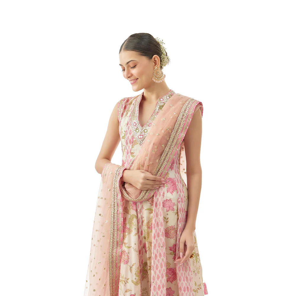 Gopi Vaid Ivory Sneha Advani In Smriti Ag Kurta with Dhoti and Dupatta - Image 6