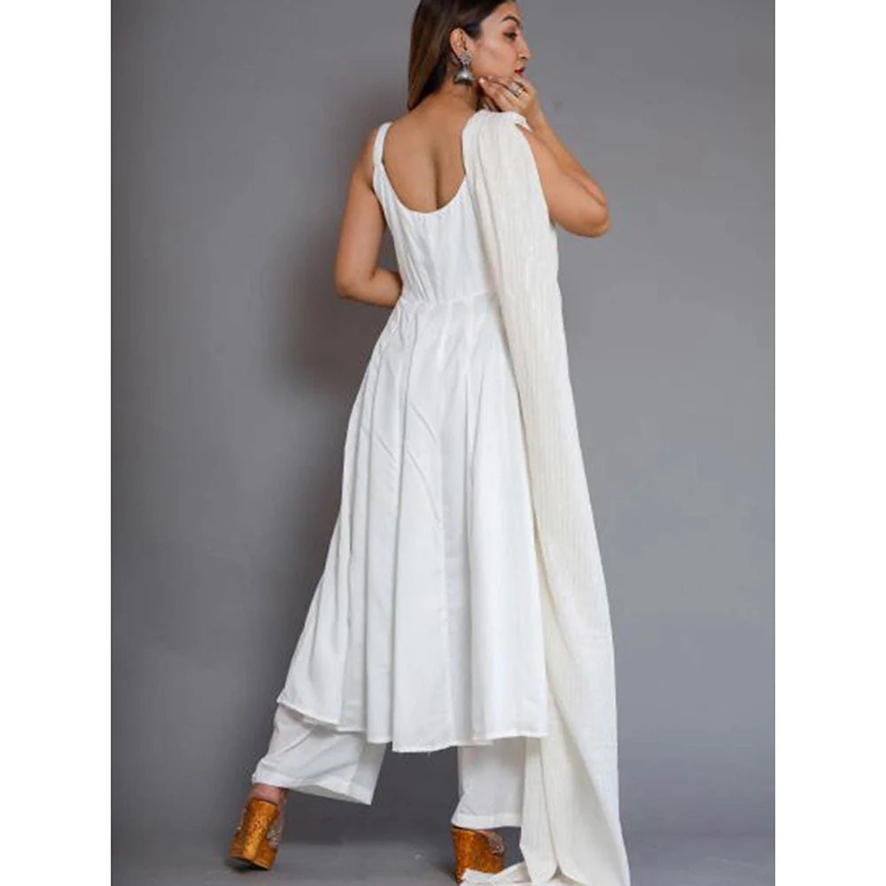 Gulabo Jaipur Noori White Cotton Rayon Kurta With Pyjama & Lurex Dupatta (Set of 3) - Image 2