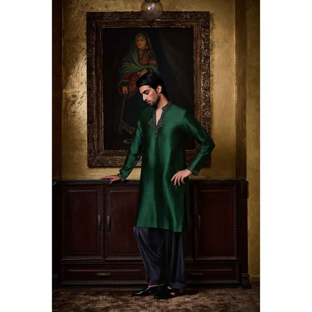 HISTORI Chanderi Men Green Embroidered Kurta with Salwar - Image 4