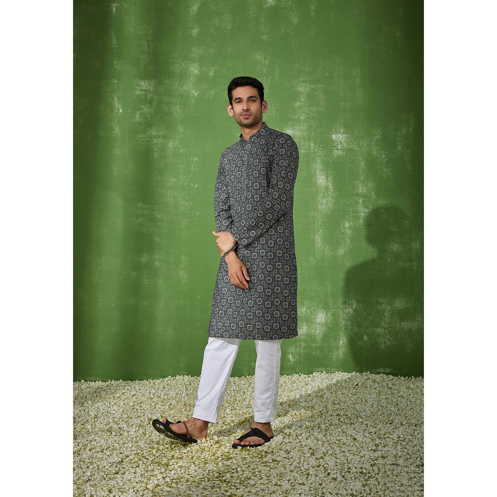 House of Chikankari Aswad Cotton Straight Men Kurta - Image 3