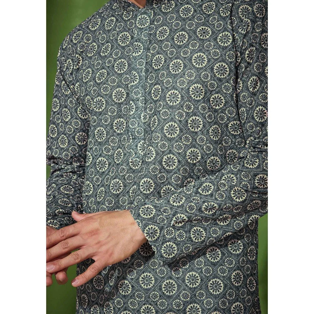 House of Chikankari Aswad Cotton Straight Men Kurta - Image 6