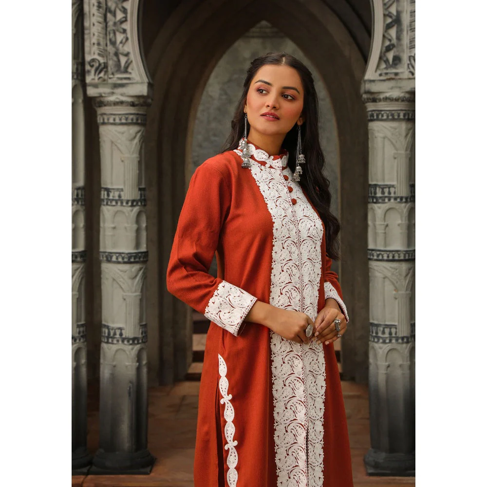House of Chikankari Kasmira Aari woollen Straight Kurta with Pant (Set of 2) - Image 6