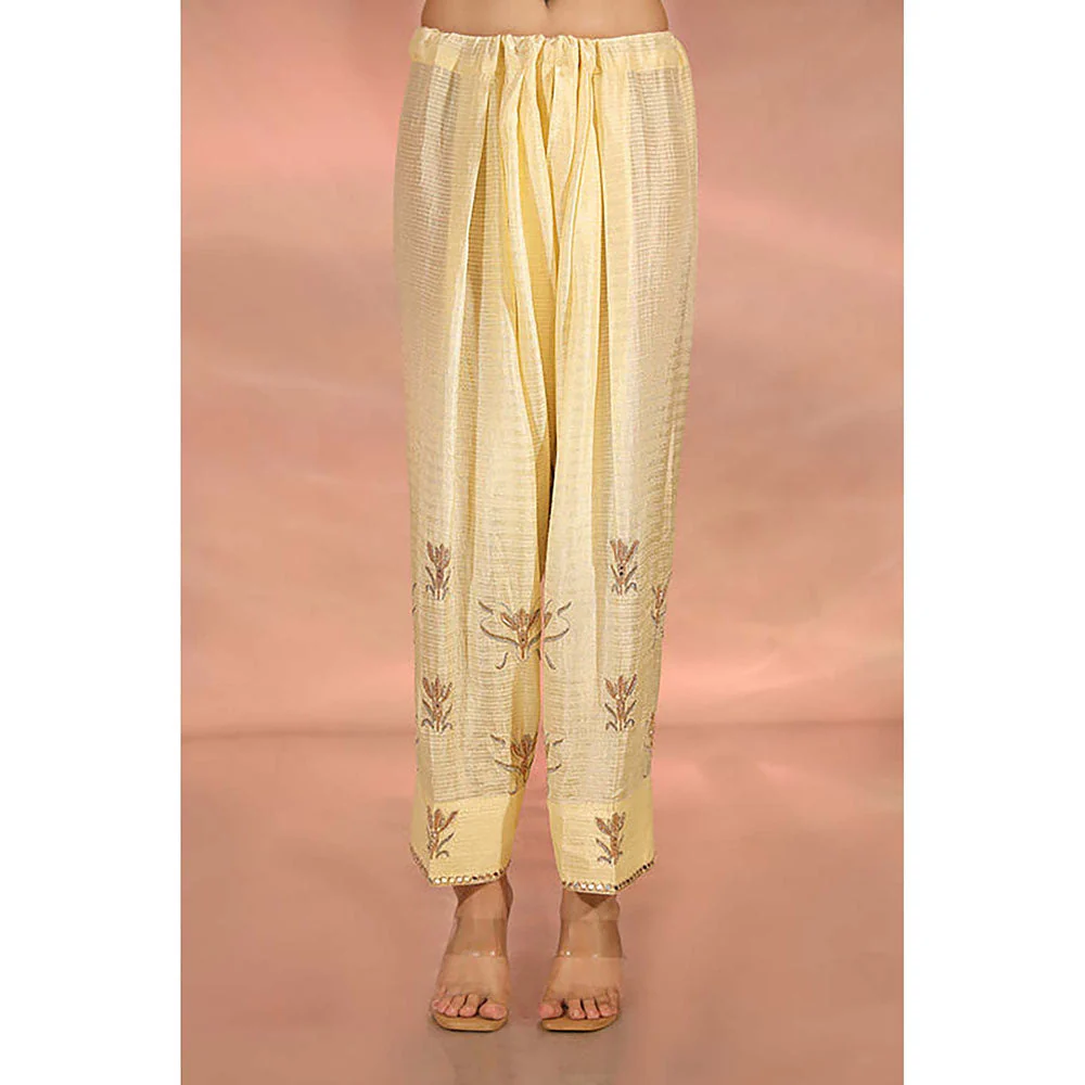 Kudi Pataka Designs Savi Kurta with Salwar and Dupatta - Image 6