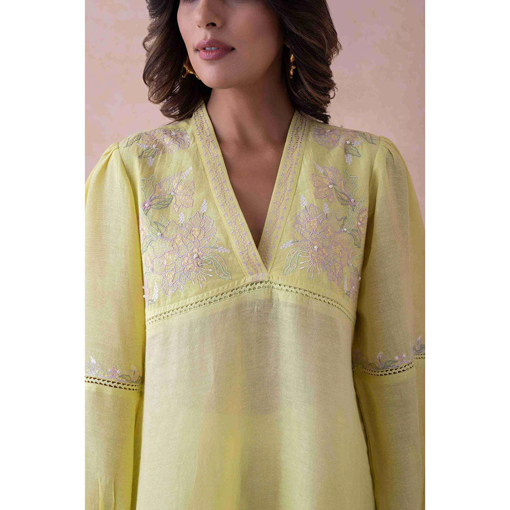 LABEL NAARITI Anya Floral Embroidery Lace Detailing Linen Kurta with Salwar - Image 2