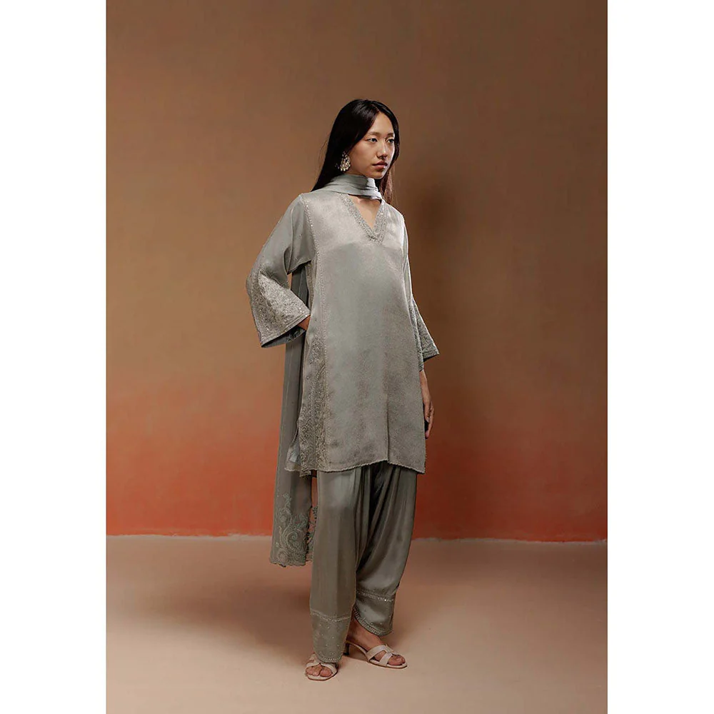 LABEL NAARITI Zaya Embroidered Grey Kurta with Salwar and Dupatta - Image 2