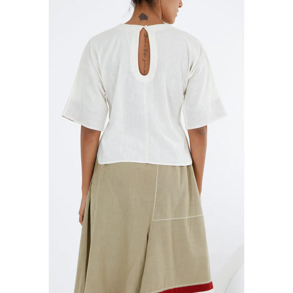 MADDER MUCH White Cotton Solid Plain Crop Top - Image 3