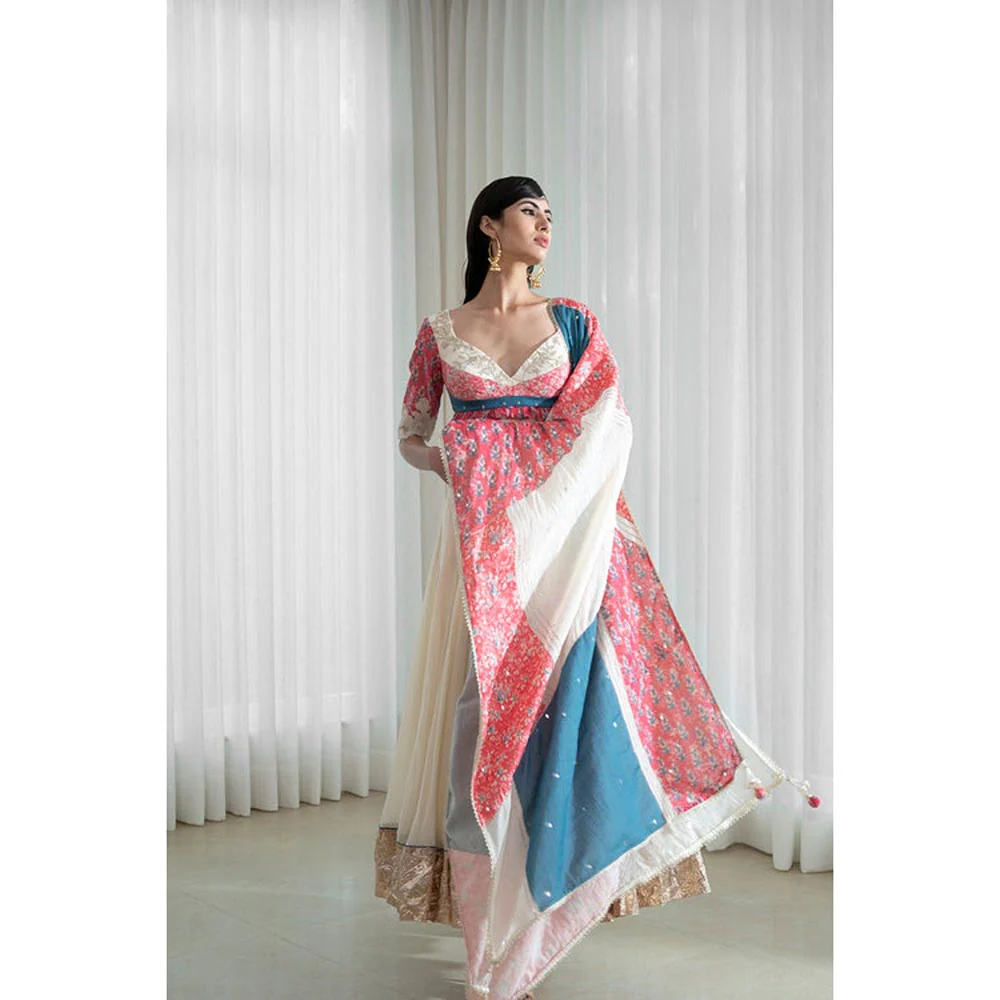 MANDIRA WIRK Printed Patchwork Ivory Blouse with Skirt and Dupatta - Image 4
