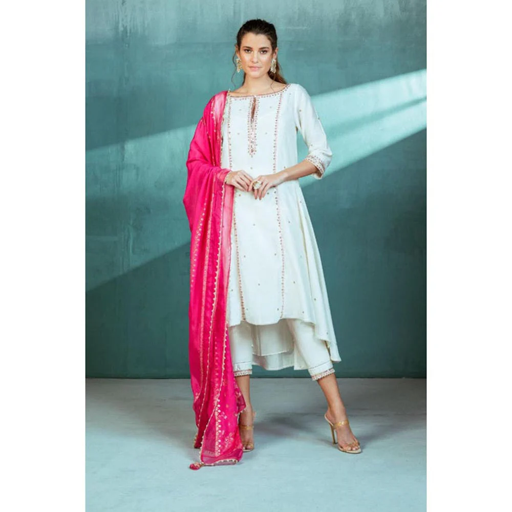 MANDIRA WIRK Women Chanderi Ivory Kurta with Pant and Dupatta - Image 5