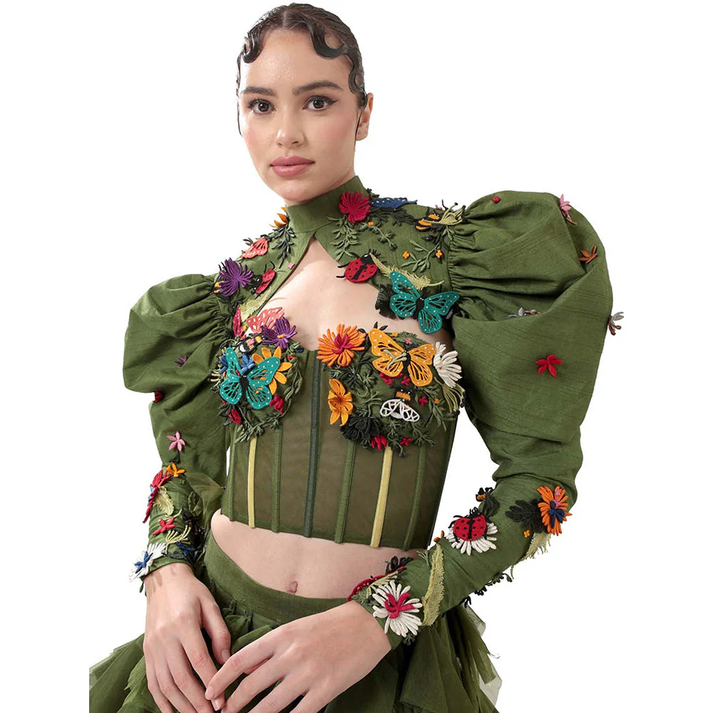 MODO CALDO Womens Embroidered Green Crop Top with Skirt and Cape - Image 4