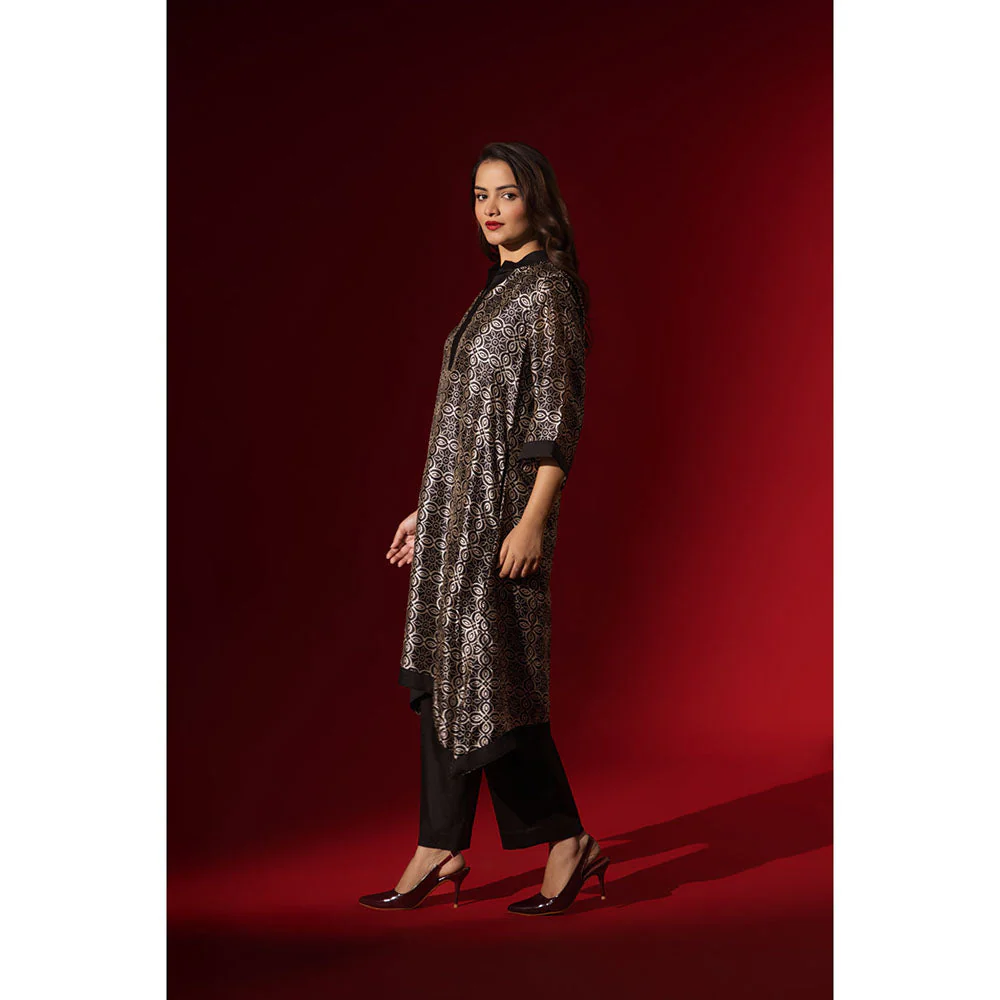 Naseebo Ebony Black Silk Printed Kurta and Pant - Image 2
