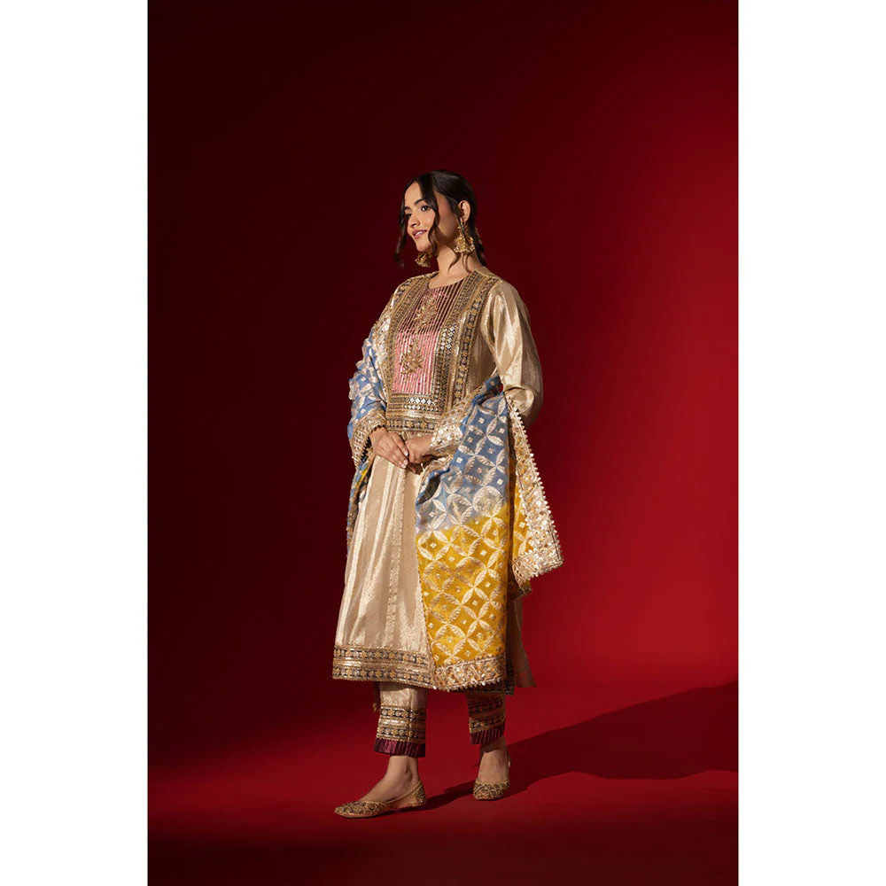Naseebo Tapestry Cream Brocade Kurta with Pant & Dupatta - Image 3