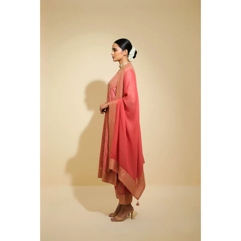 Naseebo Womens Linen Embroidered Pink Kurta with Pant and Dupatta - Image 3