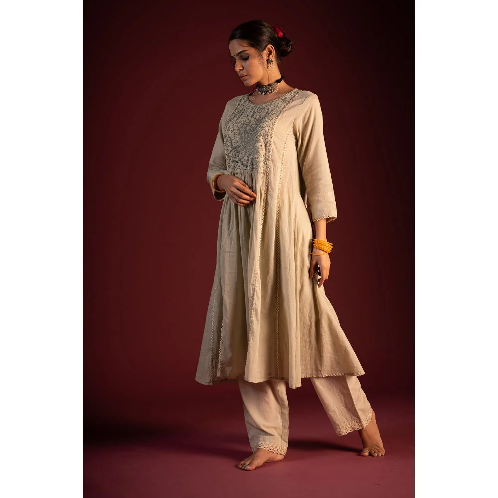 PANTS AND PAJAMAS Sage Green Prithvi Foil Print Dupatta - Image 3