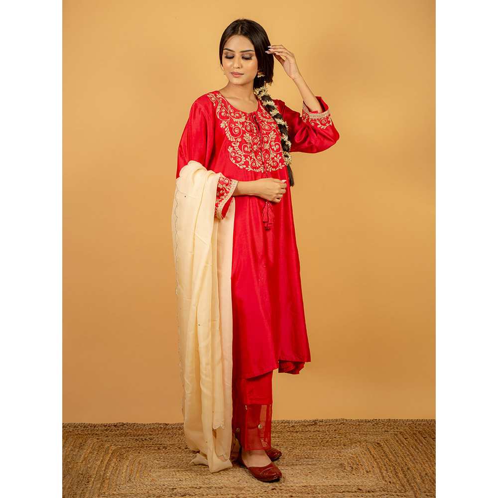 Priya Chaudhary Beige Scalloped Tissue Organza Dupatta - Image 4