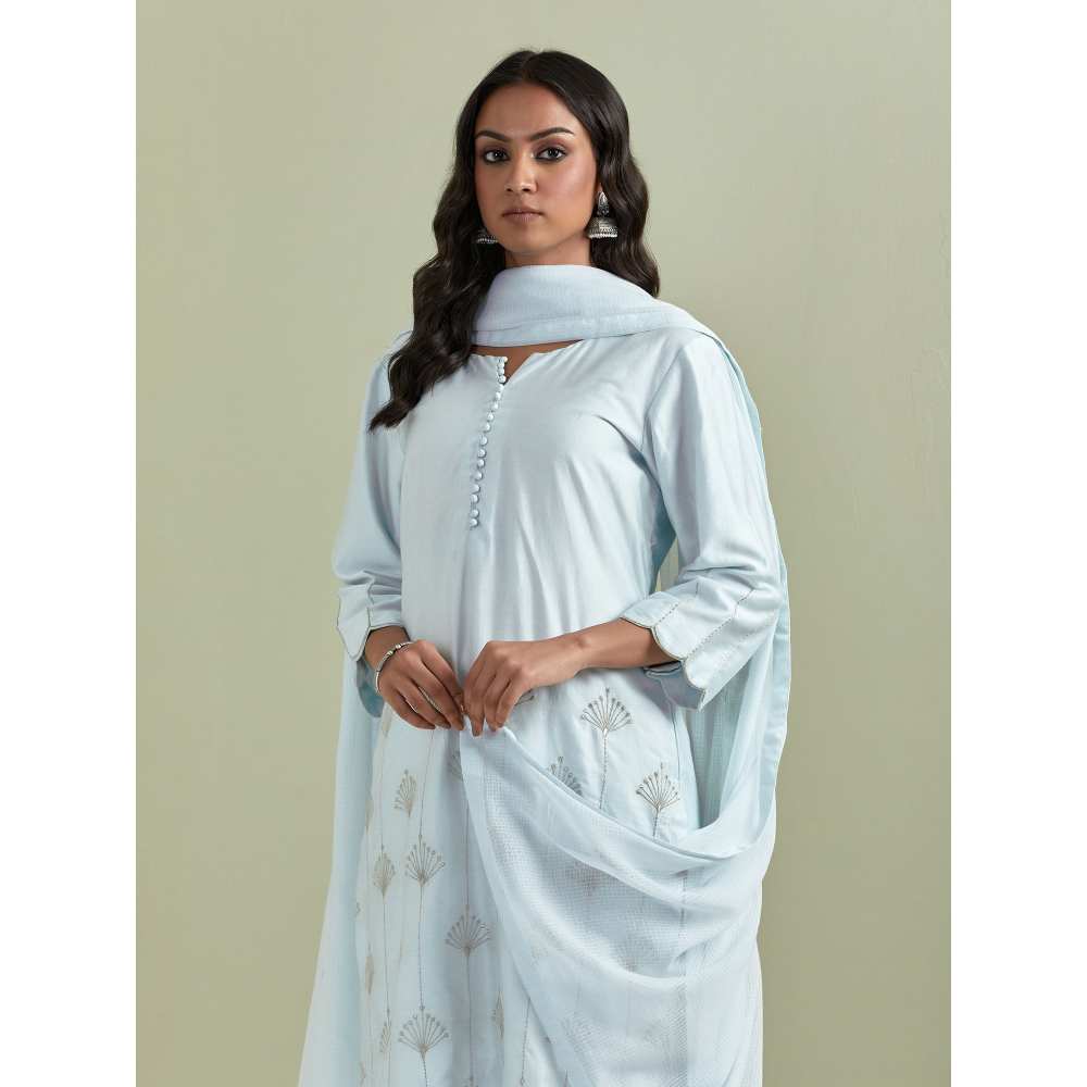 Priya Chaudhary Chanderi Embroidered Powder Blue Kurta with Pant and Dupatta (Set of 3) - Image 5