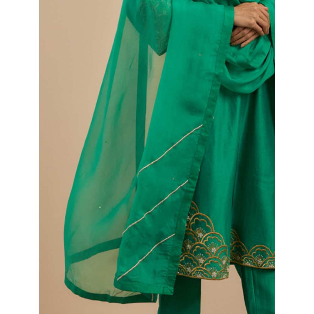 Priya Chaudhary Green Organza Dupatta - Image 2