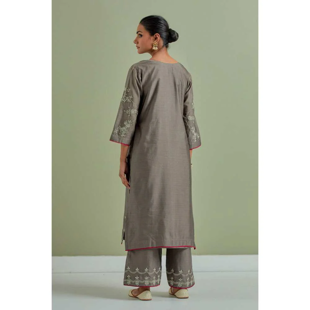 Priya Chaudhary Grey Embroidered Chanderi Silk Kurta - Image 2