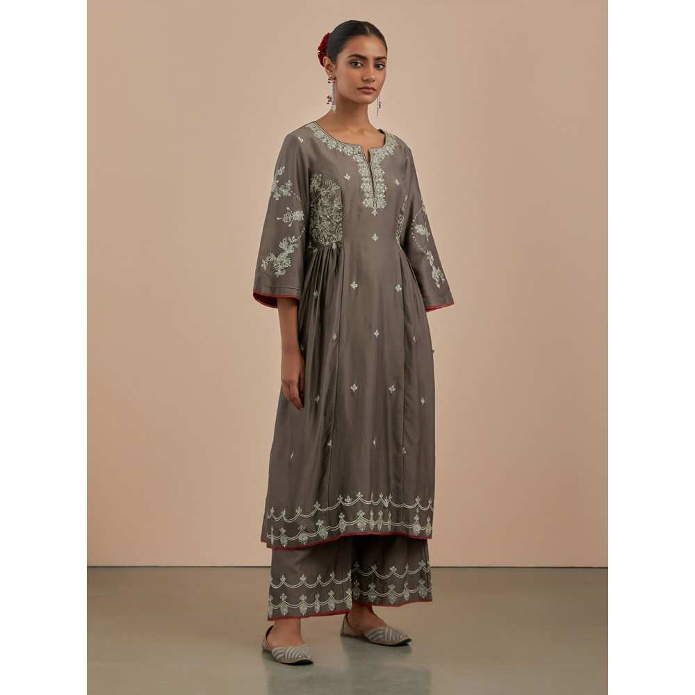 Priya Chaudhary Grey Embroidered Chanderi Silk Kurta - Image 2