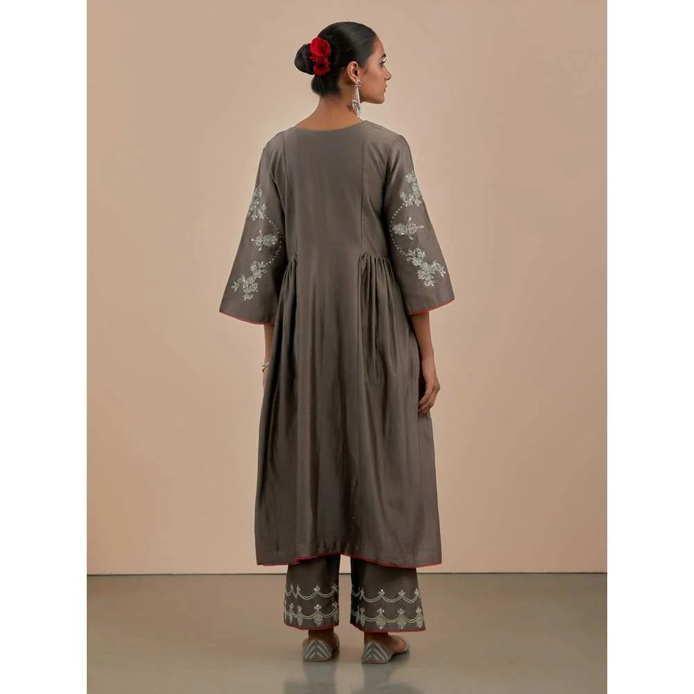 Priya Chaudhary Grey Embroidered Chanderi Silk Kurta - Image 3