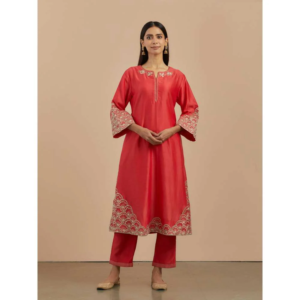 Priya Chaudhary Red Embroidered Chanderi Silk Kurta - Image 2