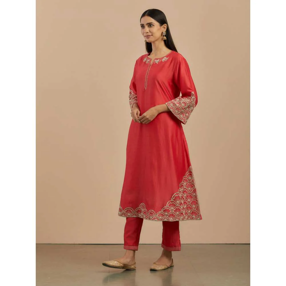 Priya Chaudhary Red Embroidered Chanderi Silk Kurta - Image 3