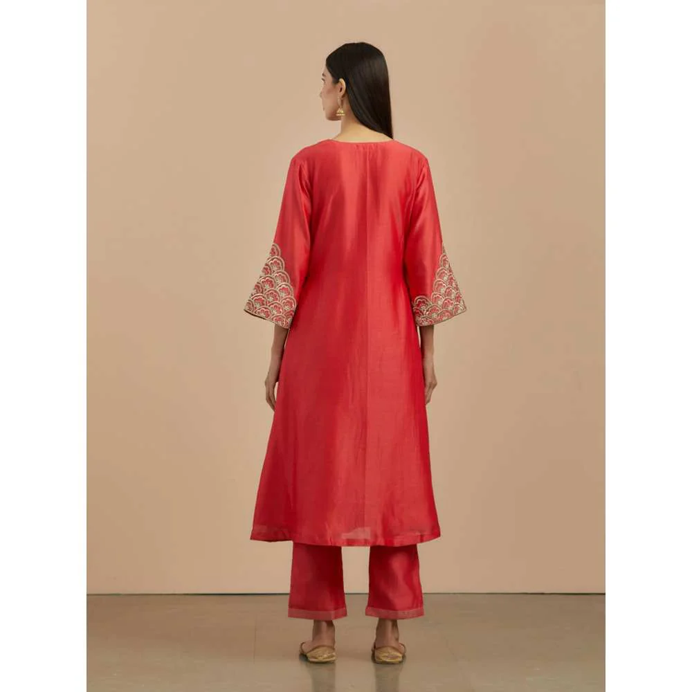 Priya Chaudhary Red Embroidered Chanderi Silk Kurta - Image 4