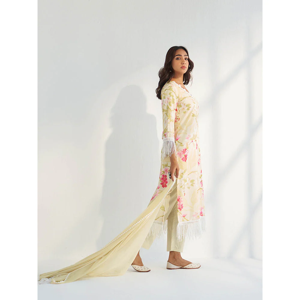 Roze Mahnoor Kurta with Pant & Dupatta (Set of 3) - Image 5
