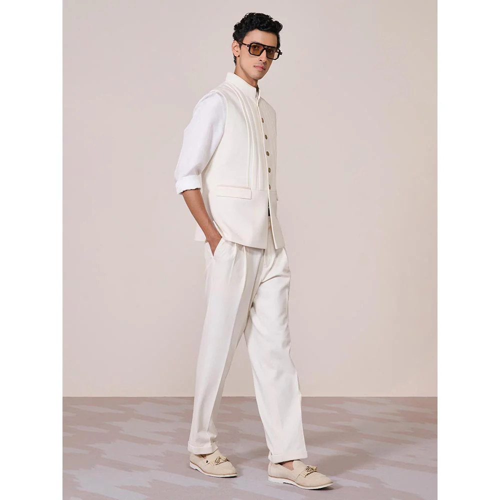 S&N by Shantnu Nikhil Off White Knitted Sleeveless Waistcoat - Image 4