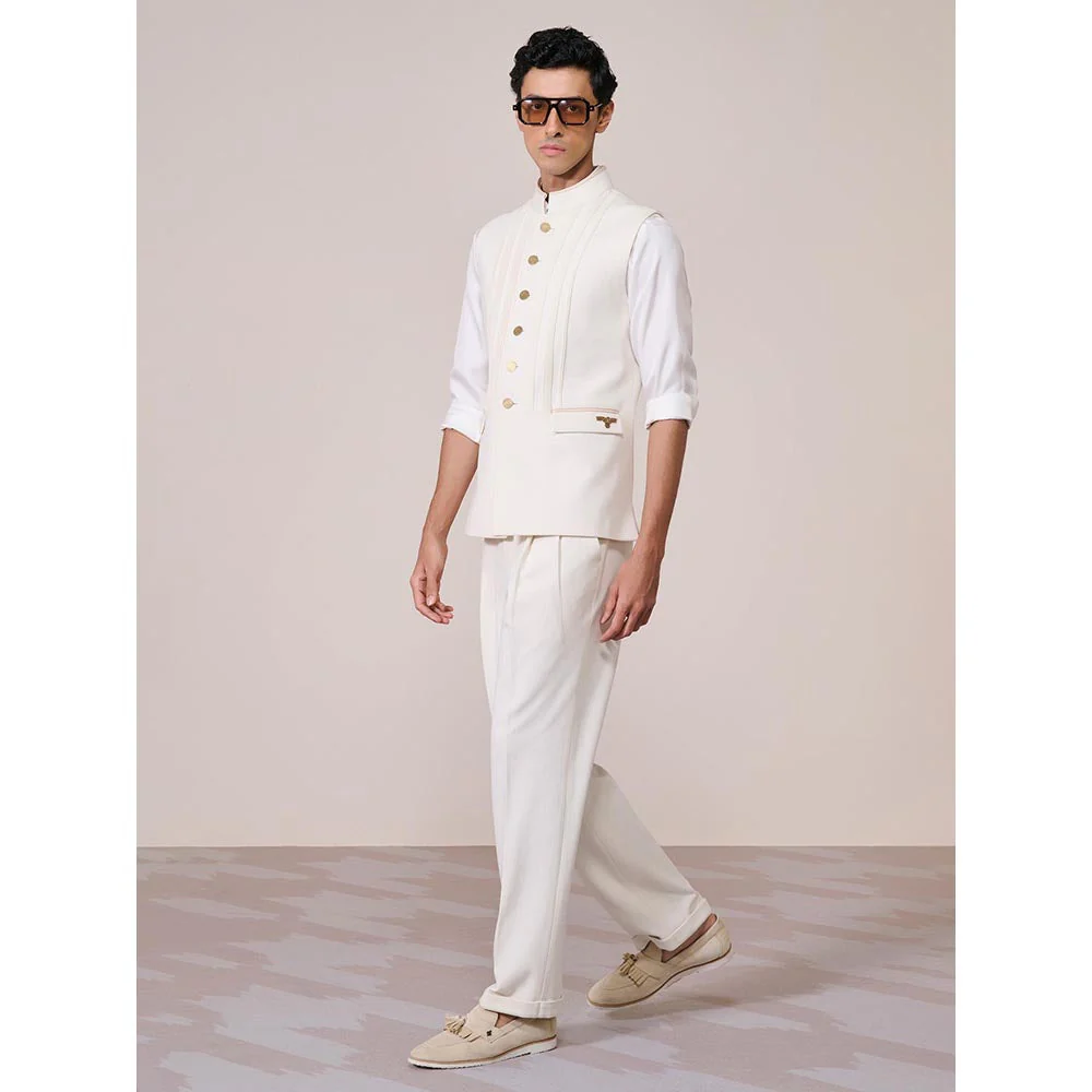 S&N by Shantnu Nikhil Off White Knitted Sleeveless Waistcoat - Image 5