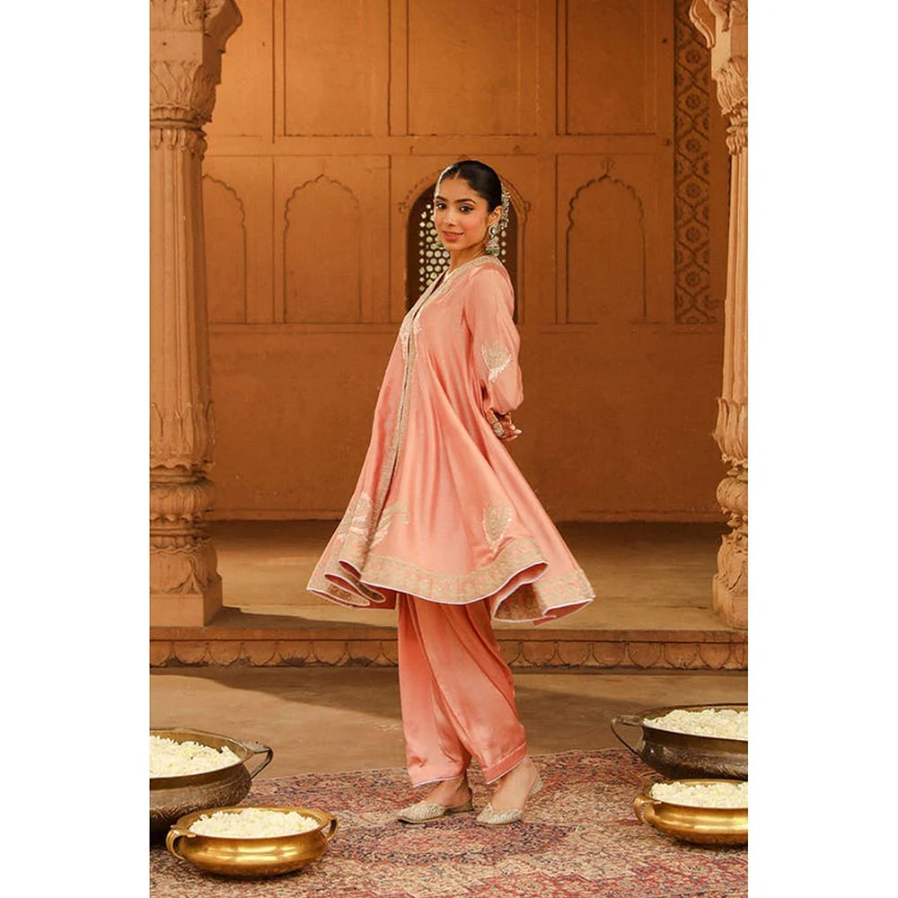 Sheetal Batra Fajr - Off Rose Short Anarkali Kurta With Churidar And Dupatta - Image 2