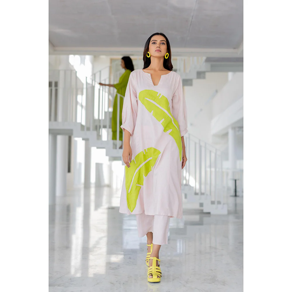 Silai Studio Blush Basil Applique Kurta with Pant (Set of 2) - Image 3