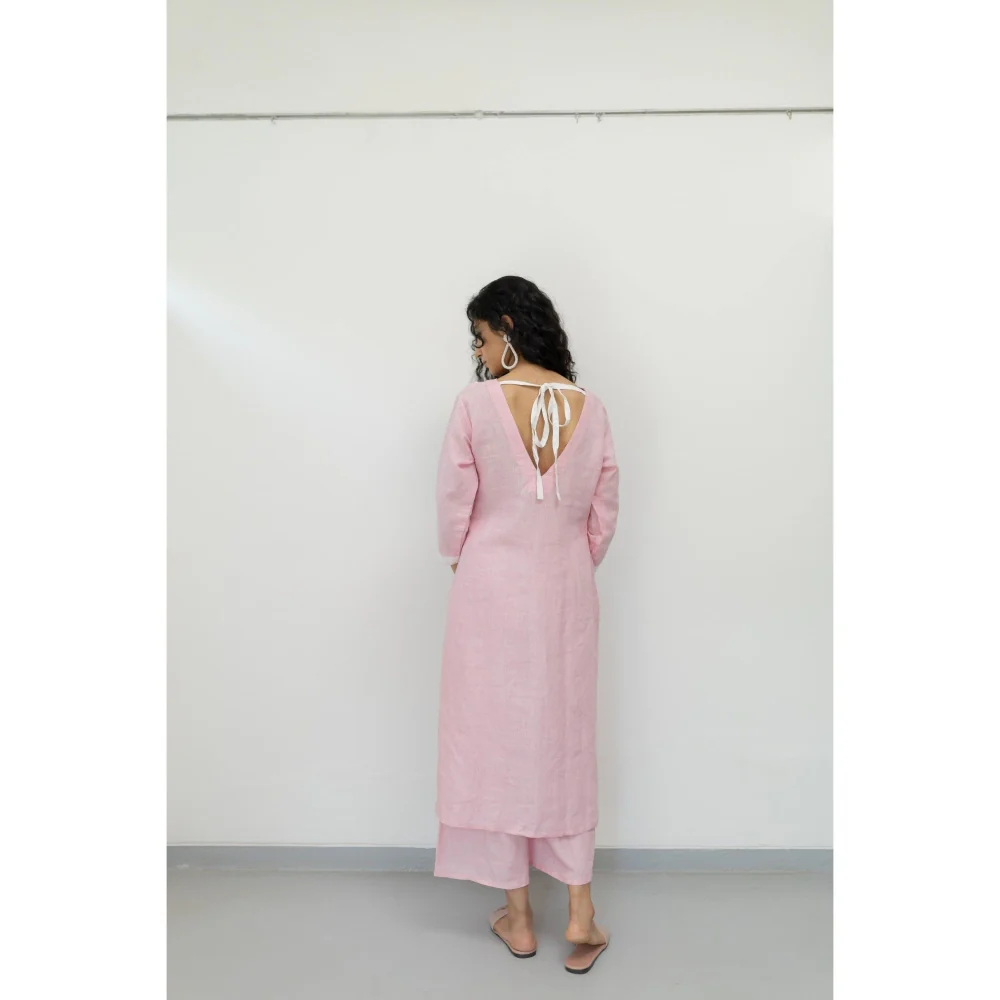 Silai Studio Bubblegum Pink Linen Kurta - Image 3