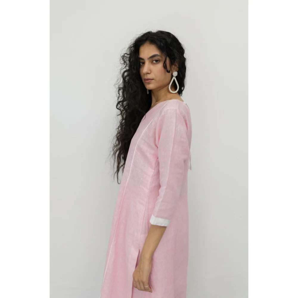 Silai Studio Bubblegum Pink Linen Kurta - Image 4
