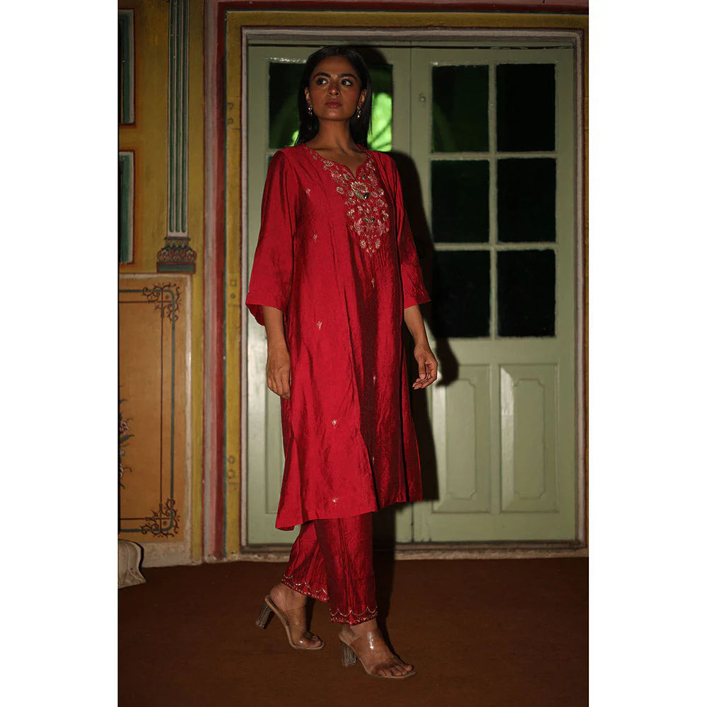 Tatwa Designs Red Floral Bouquet Kurta with Pant & Dupatta (Set of 3) - Image 3