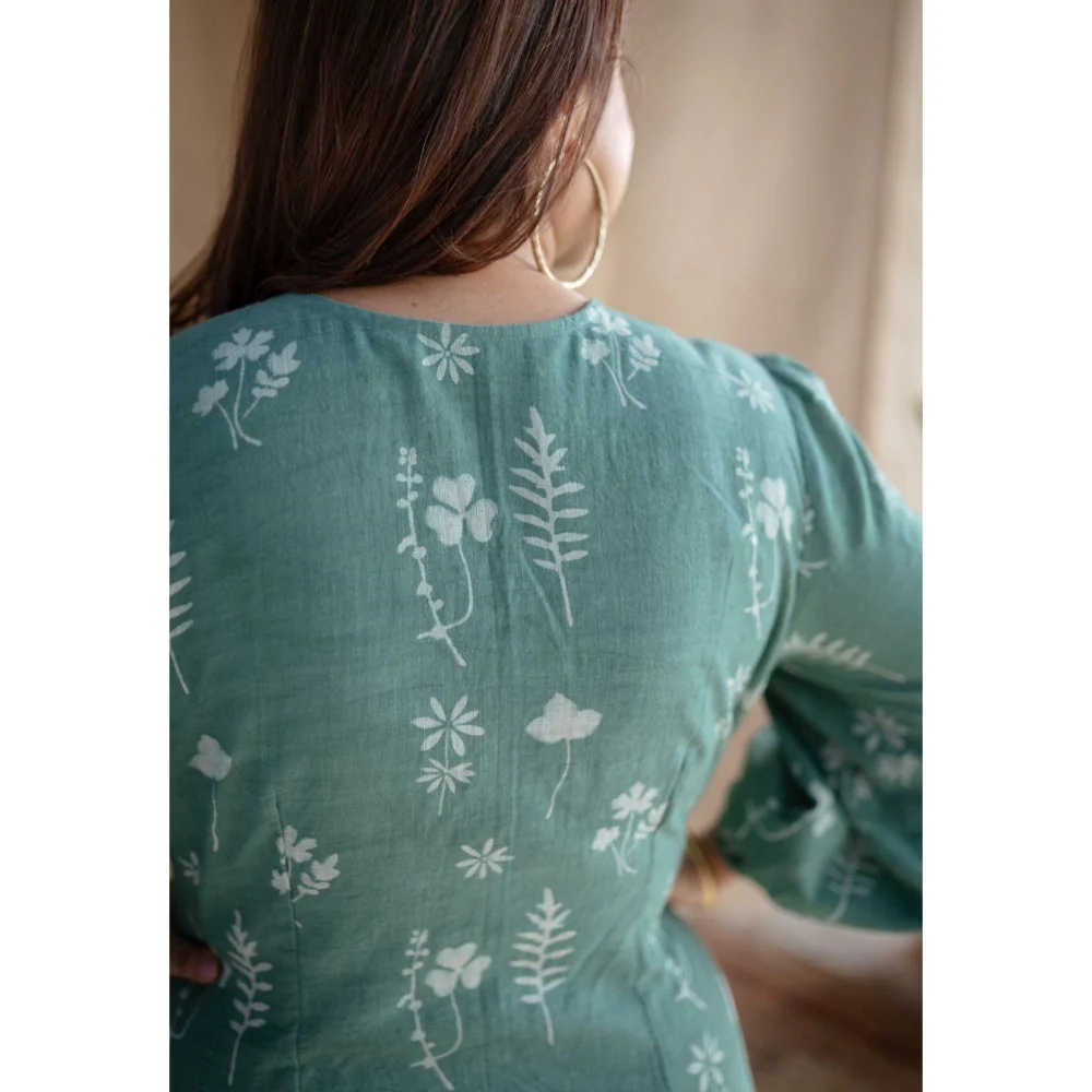 The Indian Ethnic Co. Green Dabu Slub Cotton Dress - Image 3