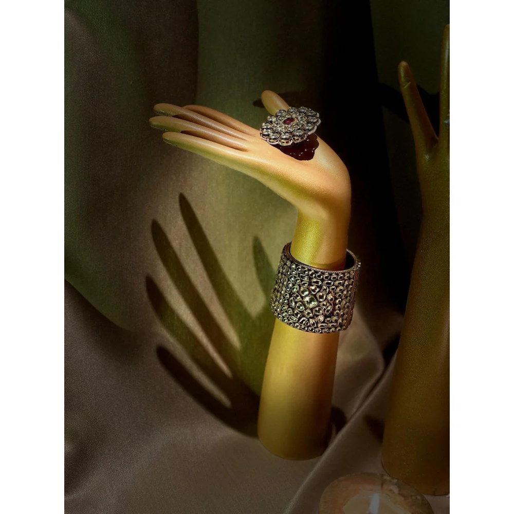 Tussya by Shreya Shahiara Bridal Ring - Image 3