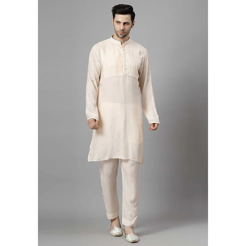 UTSAV FASHION Men Maroon Beads and Stones Kurta with Pant and Jacket - Image 4