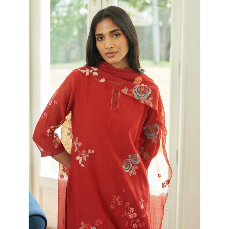 Vaayu Red Poppy Applique Embroidered Kurta with Pant and Dupatta - Image 4